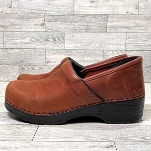 L.L. Bean Nurse Clog  Slip on Brown Leather Woman Working Shoe Size 7